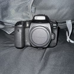 Canon 90D 