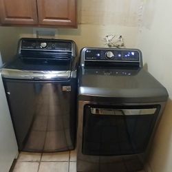 LG Washer And Dryer Set 