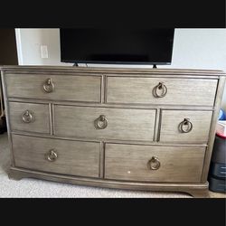 Macy’s 7-drawer dresser