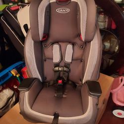 Graco 3-in-1 Convertible Car Seat 