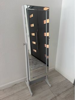 Mirror/ jewelry box