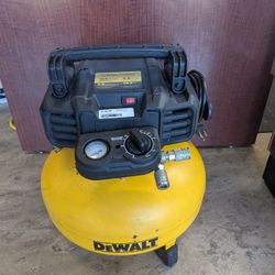 DEWALT M:DWFP55126 6 GAL AIR COMPRESSOR 