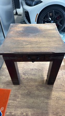 Free end table