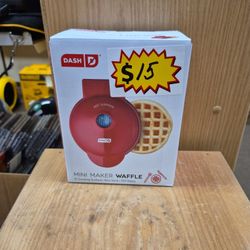 NEW Dash Mini Maker Waffle 4"