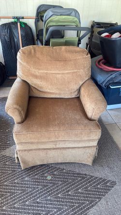 Swivel/rocking chair