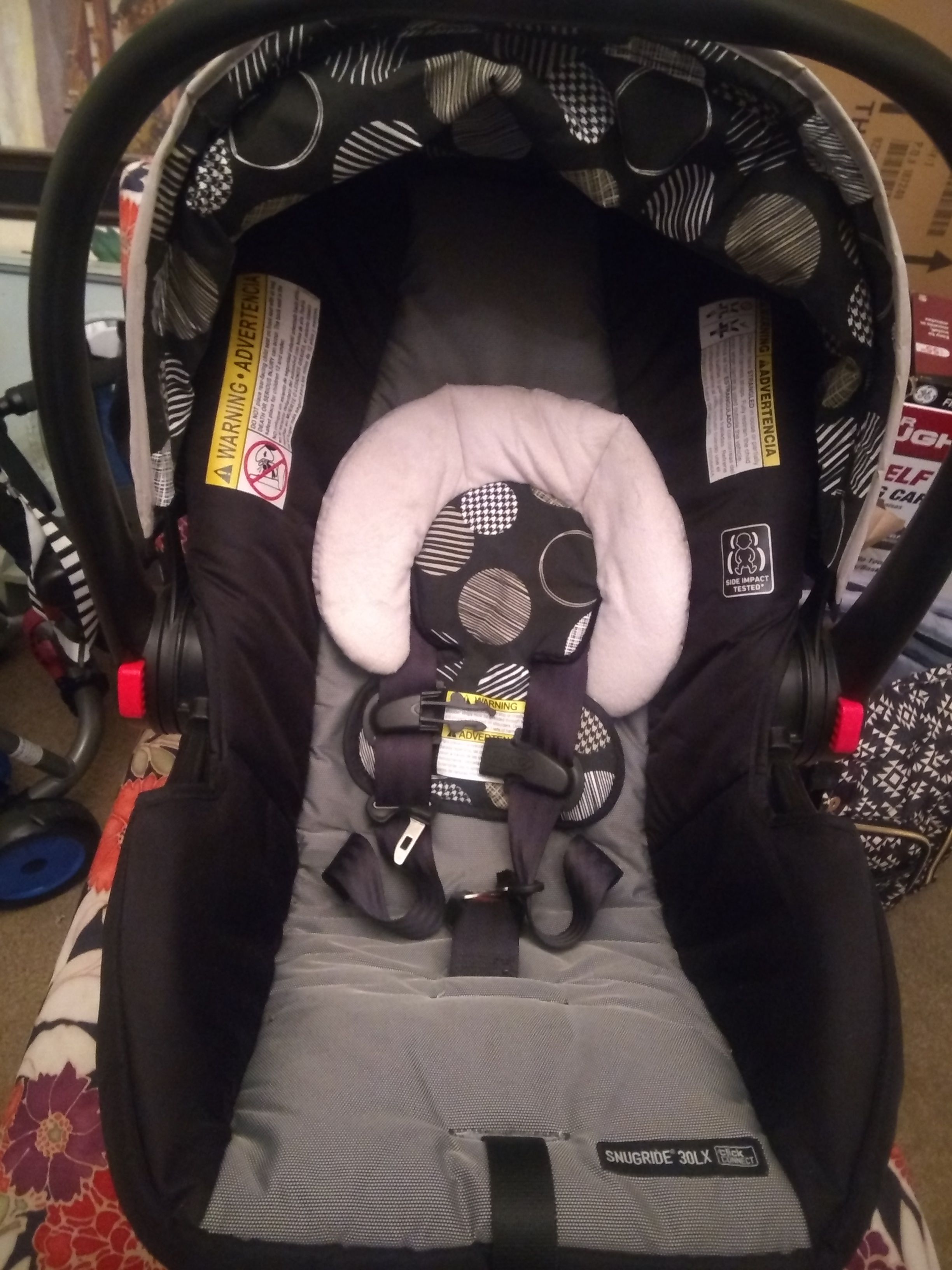 Like New Graco Infant Car Seat 2018