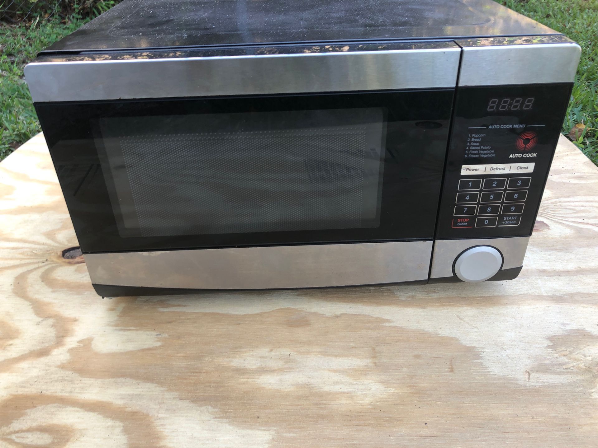 👱‍♀️MICROWAVE👍👍 super cheap!!.it Has To Go!!