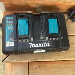Makita 18-volt dual charger