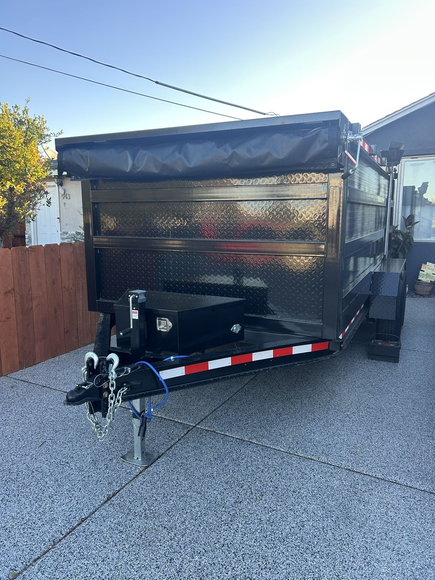 Vendo Traila Año 2025. Medidas 14 X8.5 X 4 De Altura. Con Lona Y Su Llanta Extra. X $12.950.   O Mejor Oferta. Pistón De Tijera 