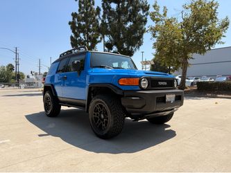2007 Toyota FJ Cruiser 4x4 - Clean Carfax - Free Warranty!!!
