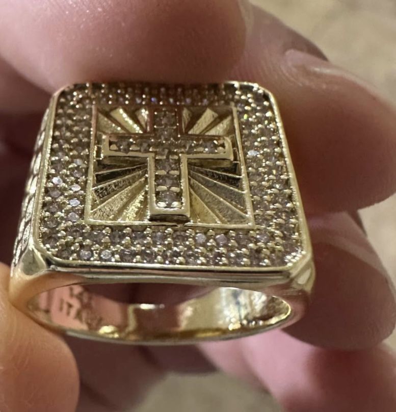 14 K Gold ring Size 8