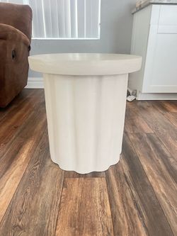 Set of 2 Side Tablee