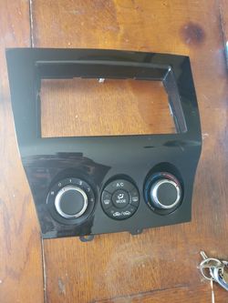2010 Mazda RX8 climate control and radio trim