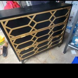Dresser Chest 