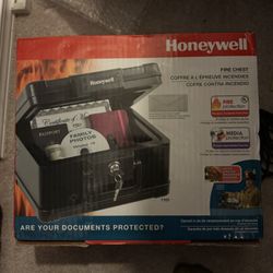 NEW Honeywell Fire chest Model 1101