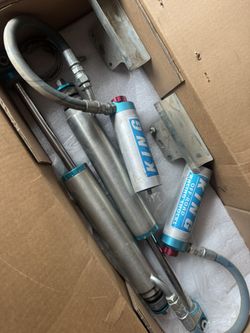 King shocks - 2.5 Rear With Adjusters