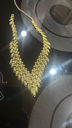 Elegant necklace