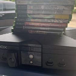Original XBOX Gaming Console, 10 Games 2 Controllers
