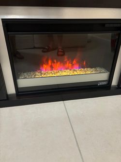 Mesa para televisor en perfectas condiciones.