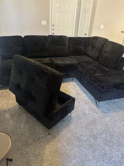 New Sectional With Storage Ottoman And Free Delivery 