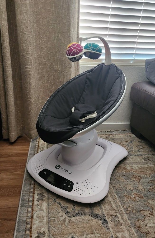 4moms. mamaRoo Multi-Motion Baby Swing Smart Connectivity