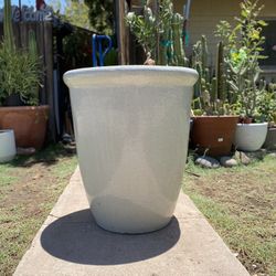 Large White Cream Pot 