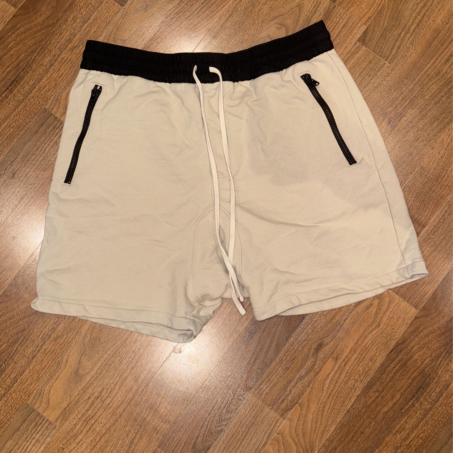 Fear of God Essentials Shorts Size L
