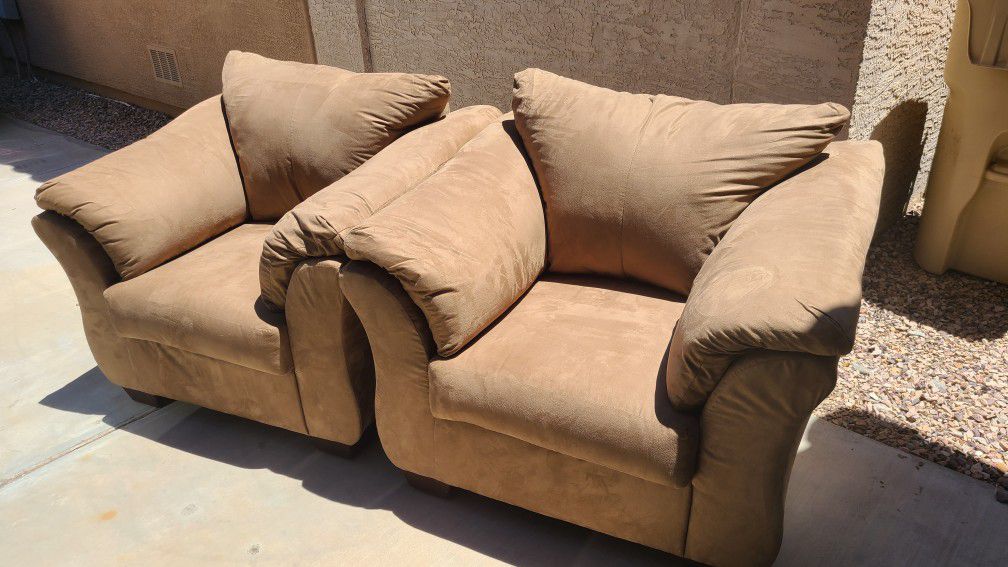 *Free* 2 Couch Chairs 