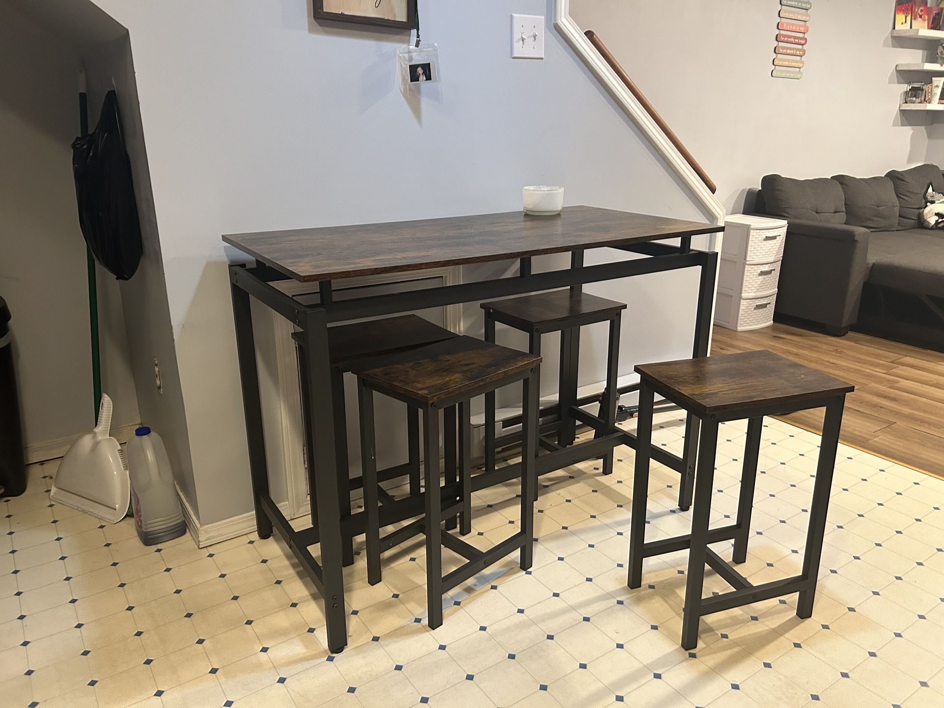 Bar top Table With 4 Chairs
