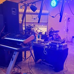 Luces Sonido Y DJ Para Tu Fiesta 