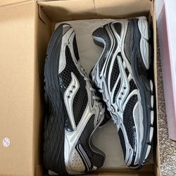Saucony Size 11 Please Read Description Below