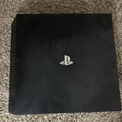 PS4 Pro Slim
