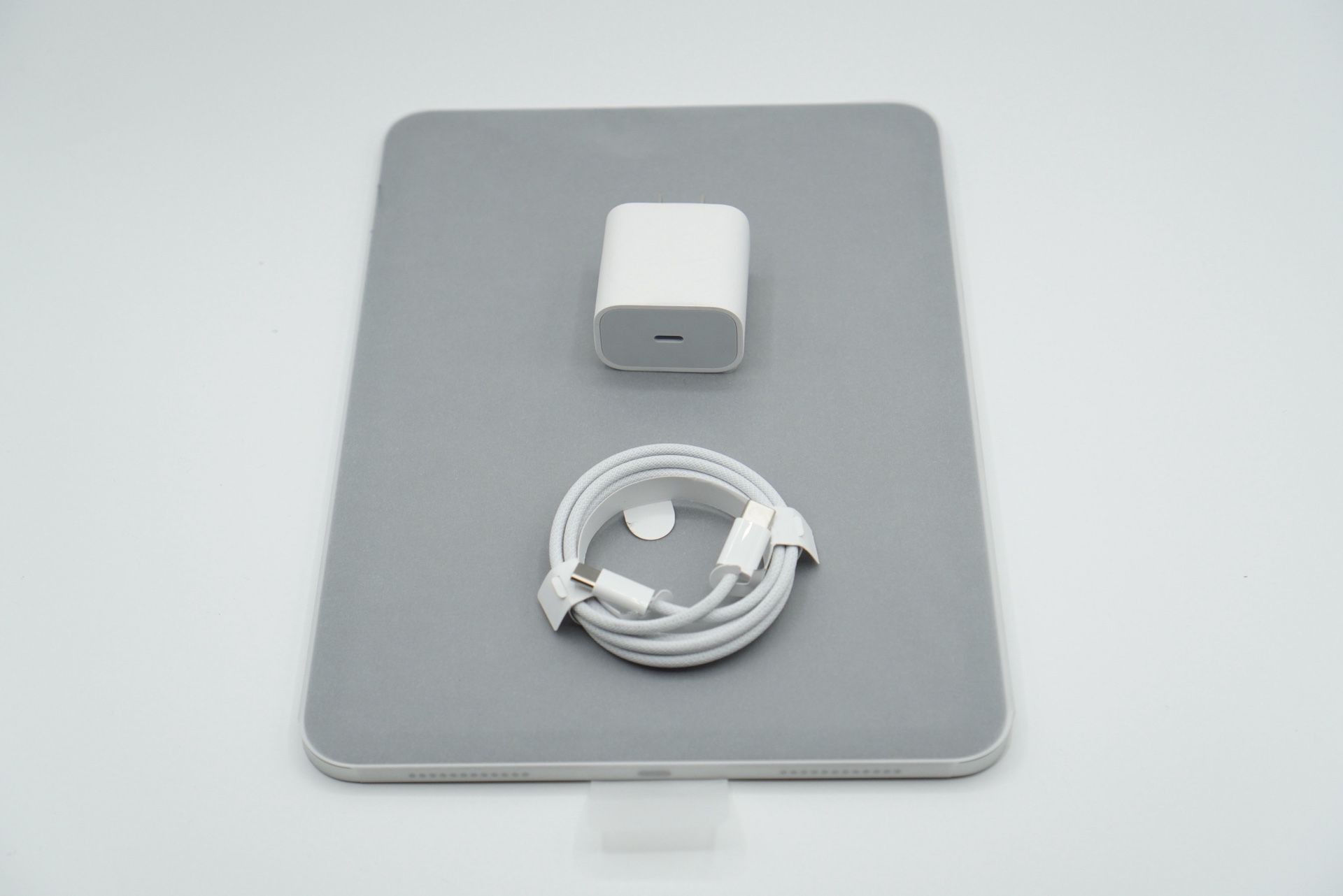 Brand New 10th Gen iPad 64gb Wi-Fi Silver