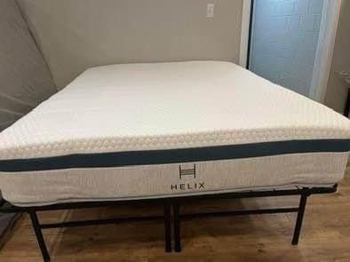 Helix Twilight, King, Cover: GlacioTex Cooling Cover Like New, Perfect Condition