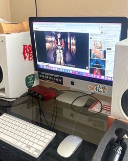 Apple desktop computer