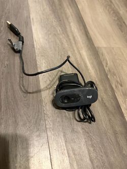 Logitech 720p HD Webcam with Built-in Mic – USB