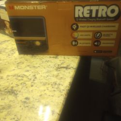 Monster Qi, Retro Bluetooth Radio