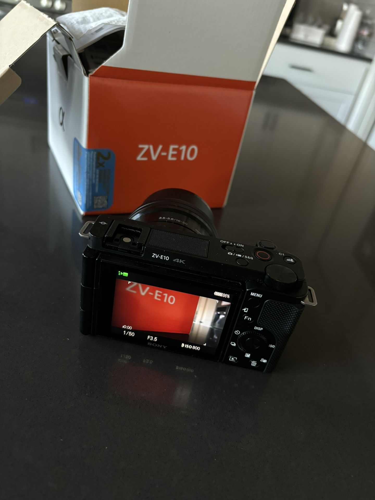 Sony - Alpha ZV-E10 Kit Mirrorless Vlog Camera with 16-50mm Lens - Black