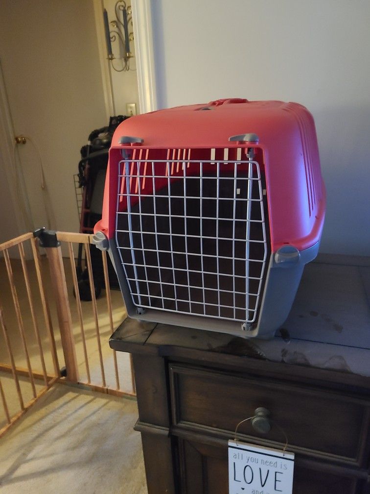 New Pet Transport Kennel 26x14x14