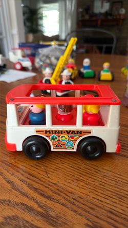 Vintage Fisher Price People #141 FP Family Mini Bus