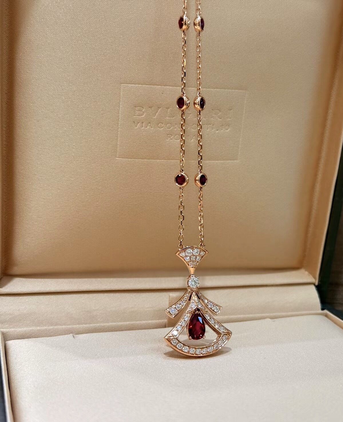 Fanshion Necklace
