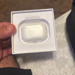Apple air pods pro 2nd gen with mag safe.
