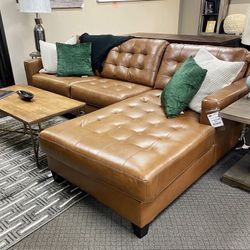 Baskove Auburn Leather LAF Sectional /couch /Living room set