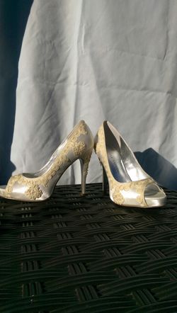 Shoes, wedding, or prom sz 8
