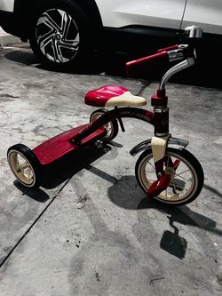 Radio Flyer Classic Red Tricycle