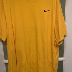 NIKE DRIFIT T-SHIRT BRAND NEW NEVER WORN 