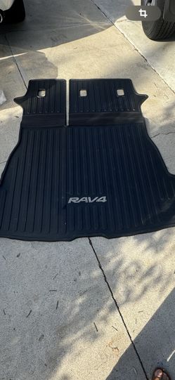 RAV4 Cargo Tray Liner