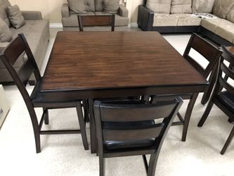 Hight dining table 4 chairs all new