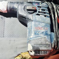 Bosch 8 -Amp 1-1/8-in SDS-plus Variable Speed Rotary Hammer Drill