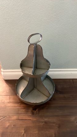 Chic metal organizer